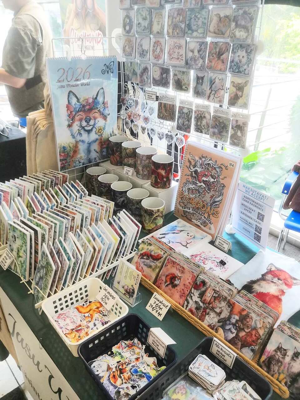 Photos of my table at Tracon last weekend. I had such a great time! Big thanks to everyone who stopped by my table, you're the best! ^u^