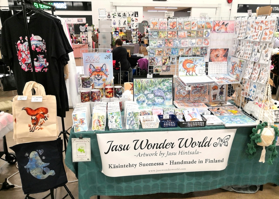 Ropecon has started! Welcome to my table today (in hall 6) until 9pm, tomorrow 10-19 and on Sunday 10-17 ✨My sister and her crochet works are sharing the table with me 😊